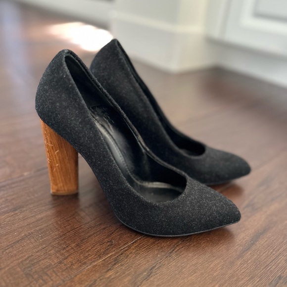 YSL Yves Saint Laurent Charlotte 105 Pump - Picture 5 of 9